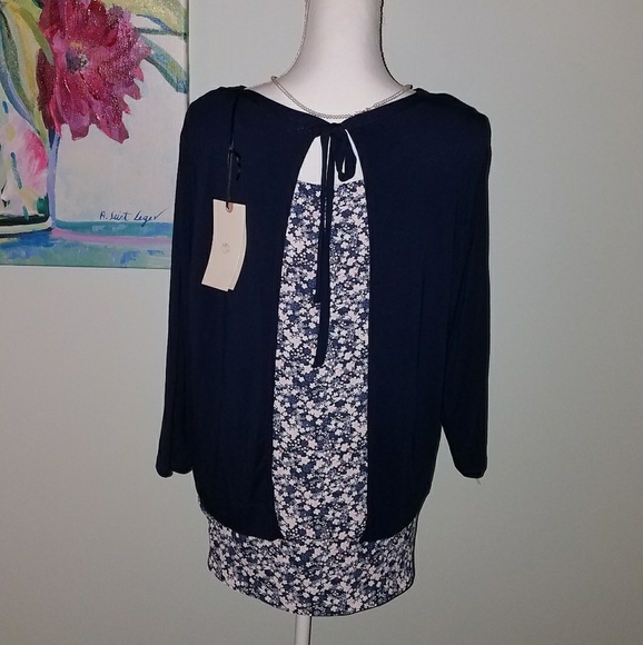 Lila Rose Navy and Floral 3/4 Top Size L NWT - Picture 2 of 6